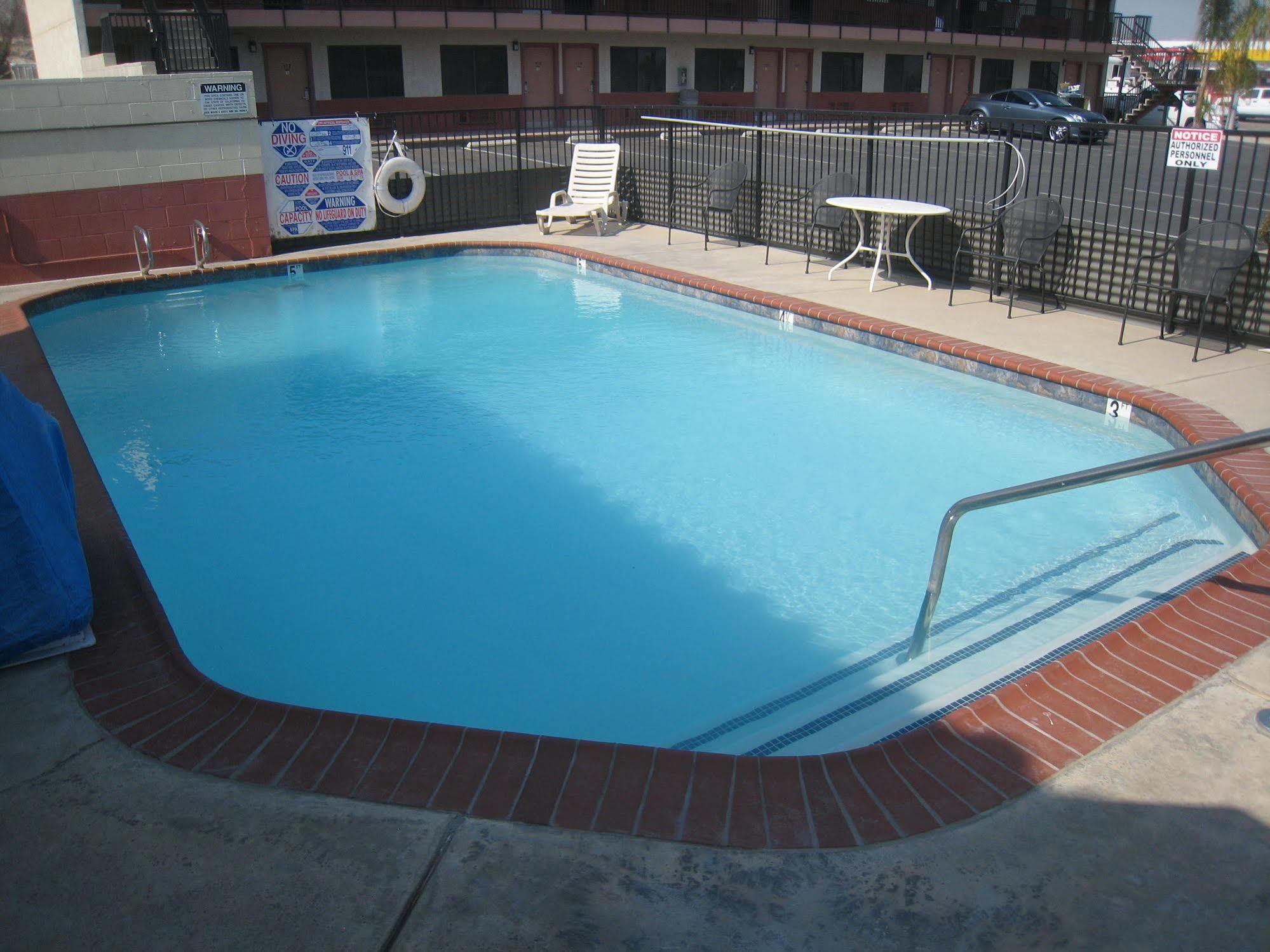 Motel 8 Maricopa Exterior photo
